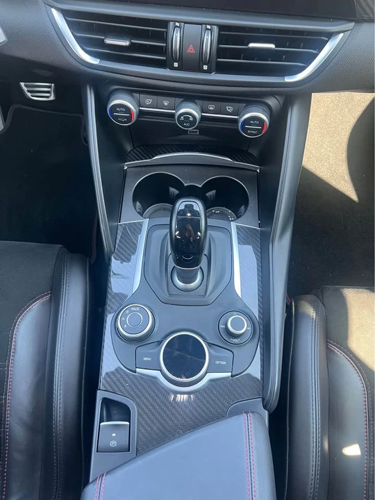 2018 Alfa Romeo Giulia Quadrifoglio - Image 12 of 19