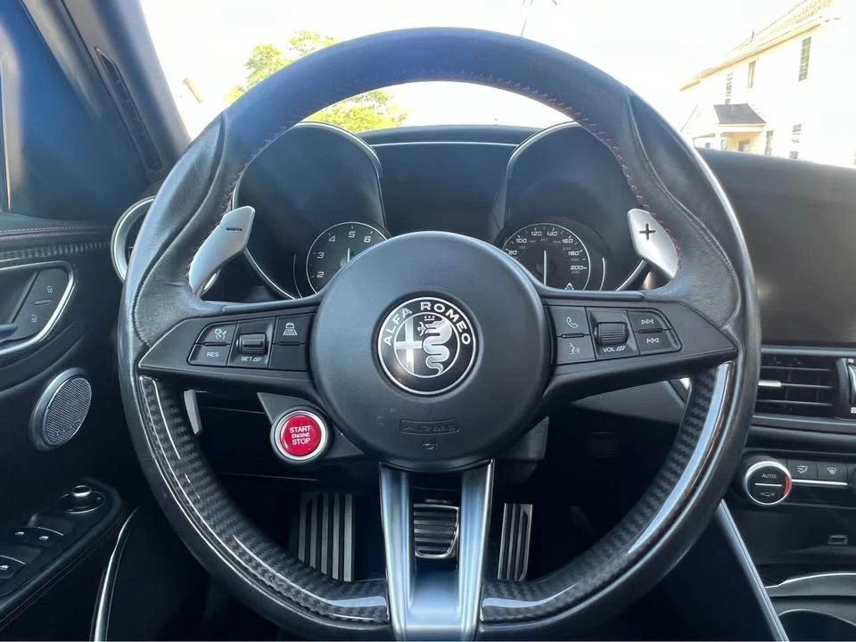 2018 Alfa Romeo Giulia Quadrifoglio - Image 11 of 19