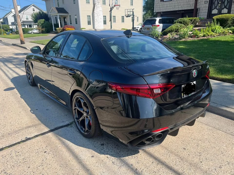 2018 Alfa Romeo Giulia Quadrifoglio - Image 4 of 19