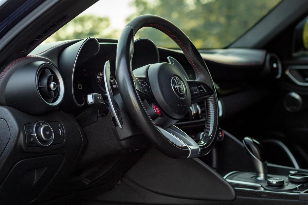 2018 Alfa Romeo Giulia Quadrifoglio - Image 30 of 31
