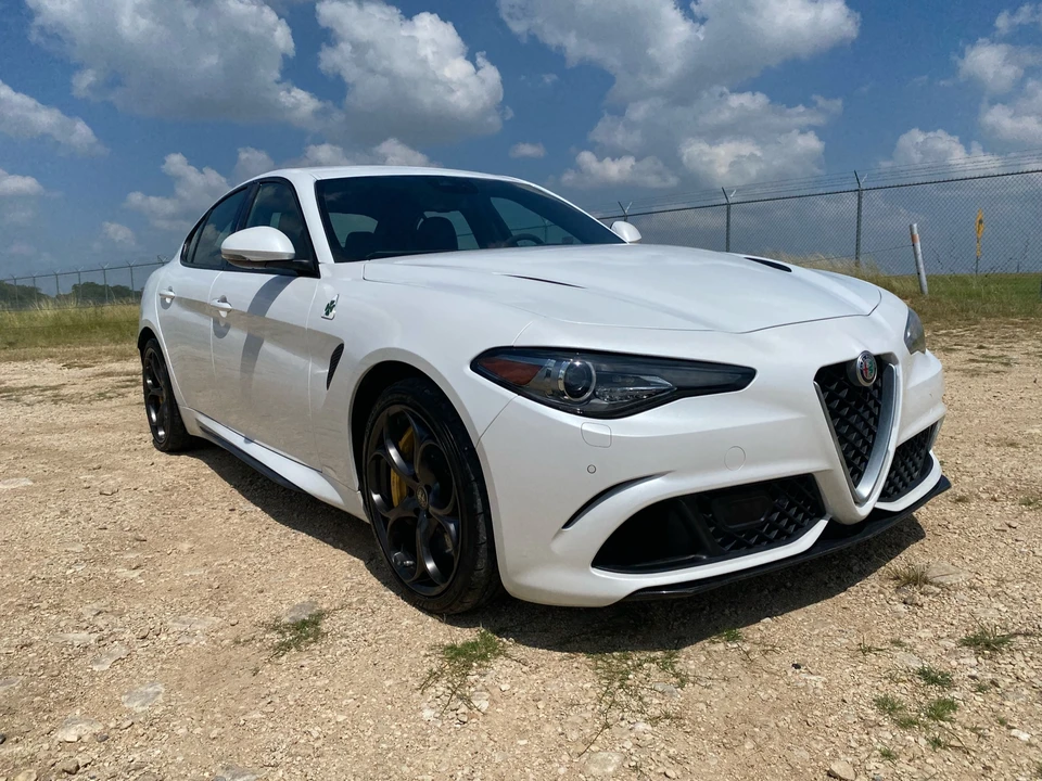 2018 Alfa Romeo Giulia Quadrifoglio - Image 7 of 31