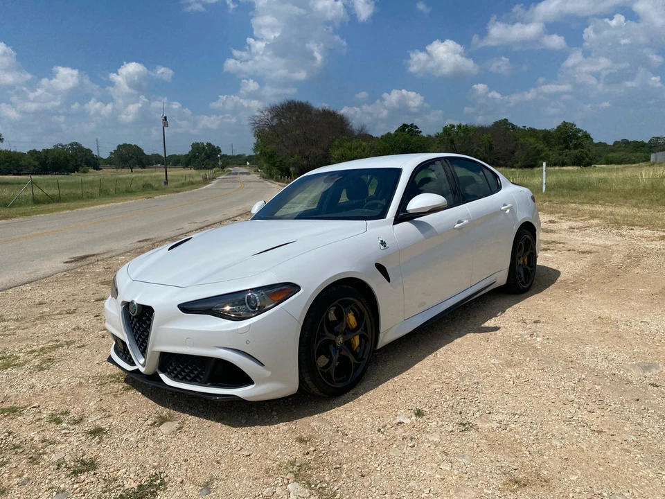 2018 Alfa Romeo Giulia Quadrifoglio - Image 3 of 31