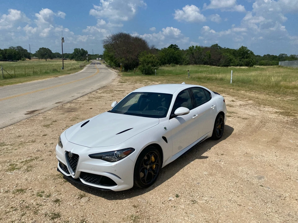 2018 Alfa Romeo Giulia Quadrifoglio - Image 2 of 31