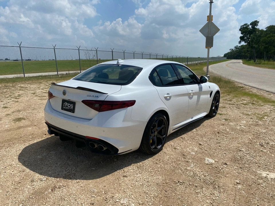 2018 Alfa Romeo Giulia Quadrifoglio - Image 9 of 31