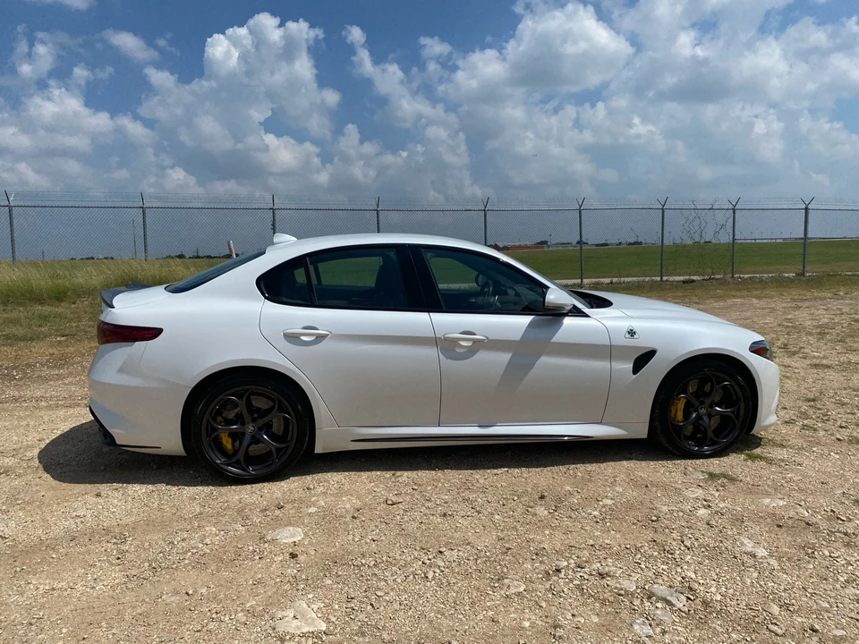2018 Alfa Romeo Giulia Quadrifoglio - Image 8 of 31