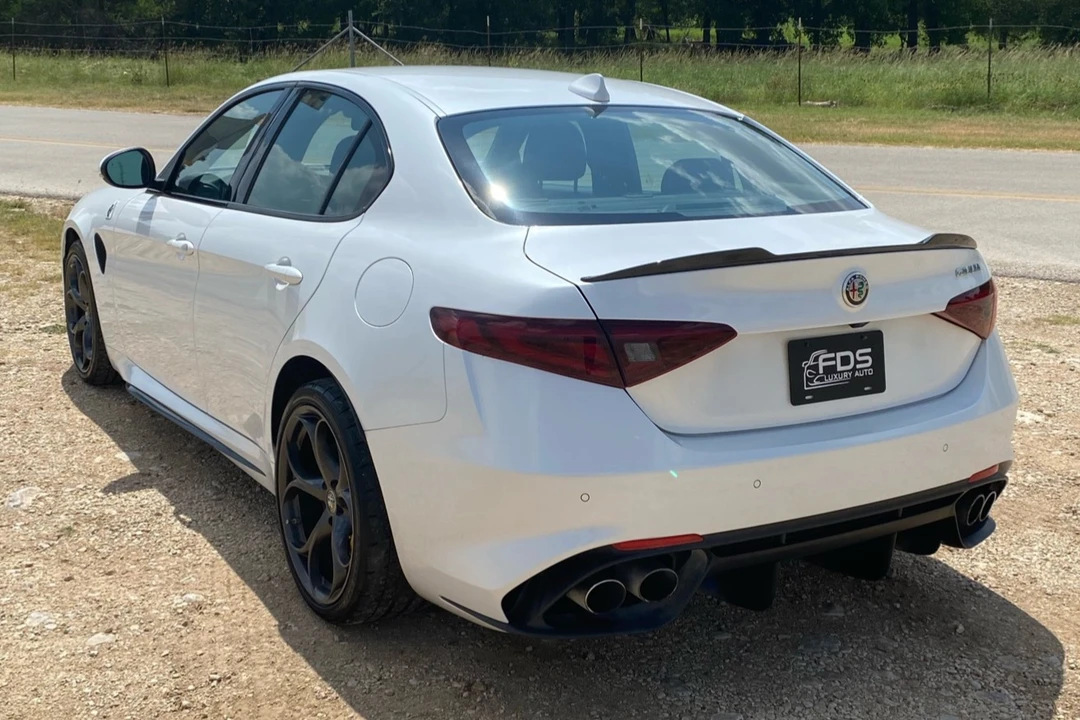 2018 Alfa Romeo Giulia Quadrifoglio - Image 12 of 31