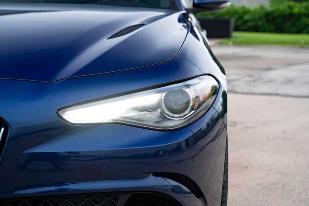 2018 Alfa Romeo Giulia Quadrifoglio - Image 23 of 31