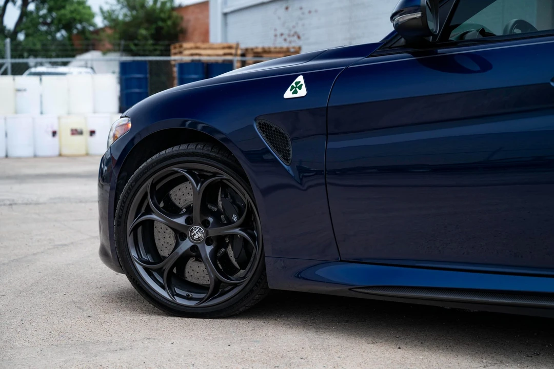 2018 Alfa Romeo Giulia Quadrifoglio - Image 28 of 31