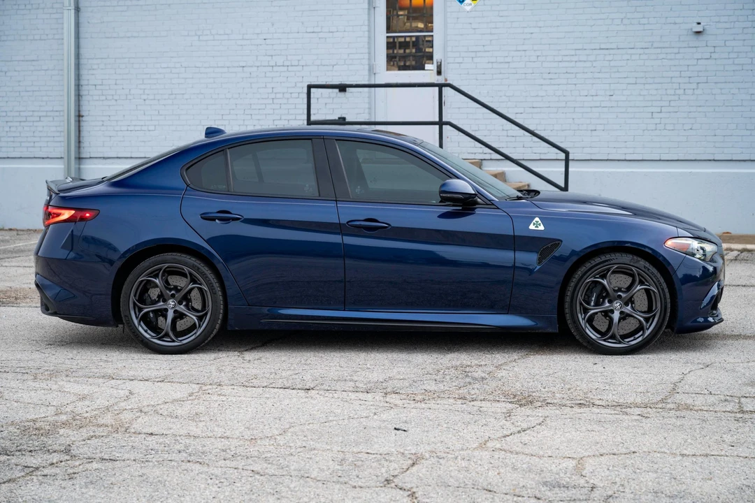2018 Alfa Romeo Giulia Quadrifoglio - Image 9 of 31