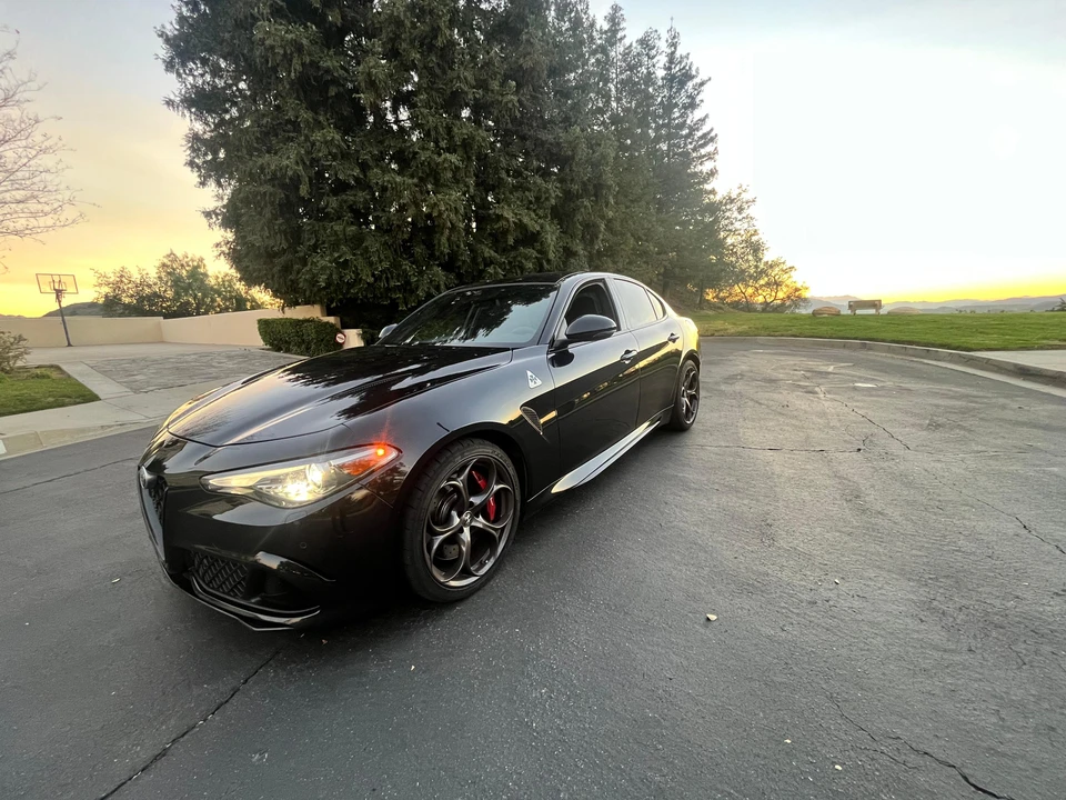 2018 Alfa Romeo Giulia Quadrifoglio - Image 8 of 31