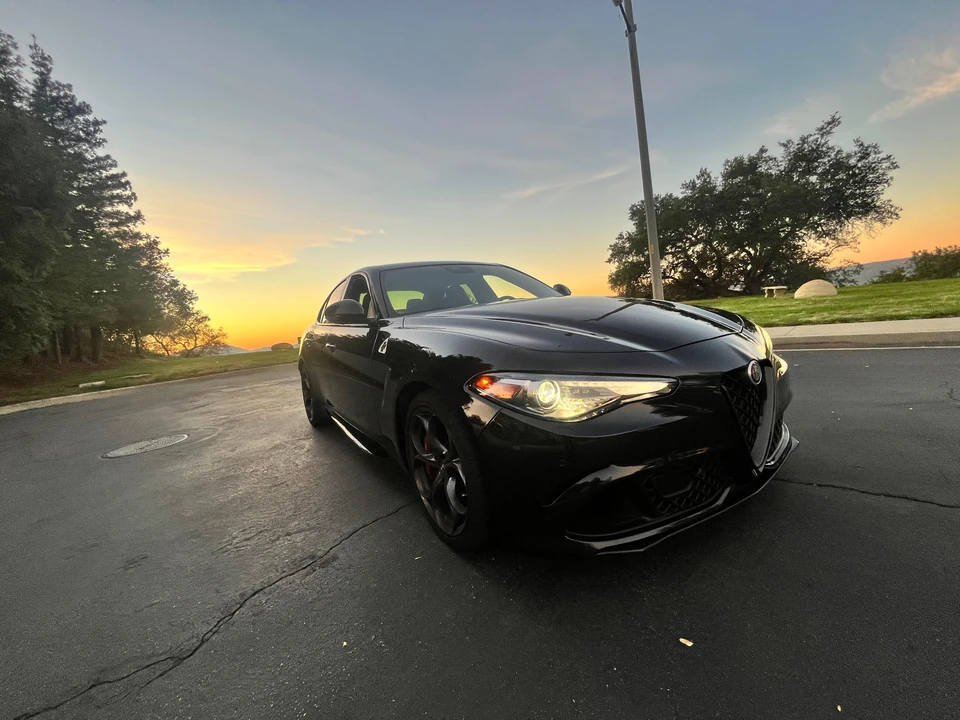2018 Alfa Romeo Giulia Quadrifoglio - Image 17 of 31