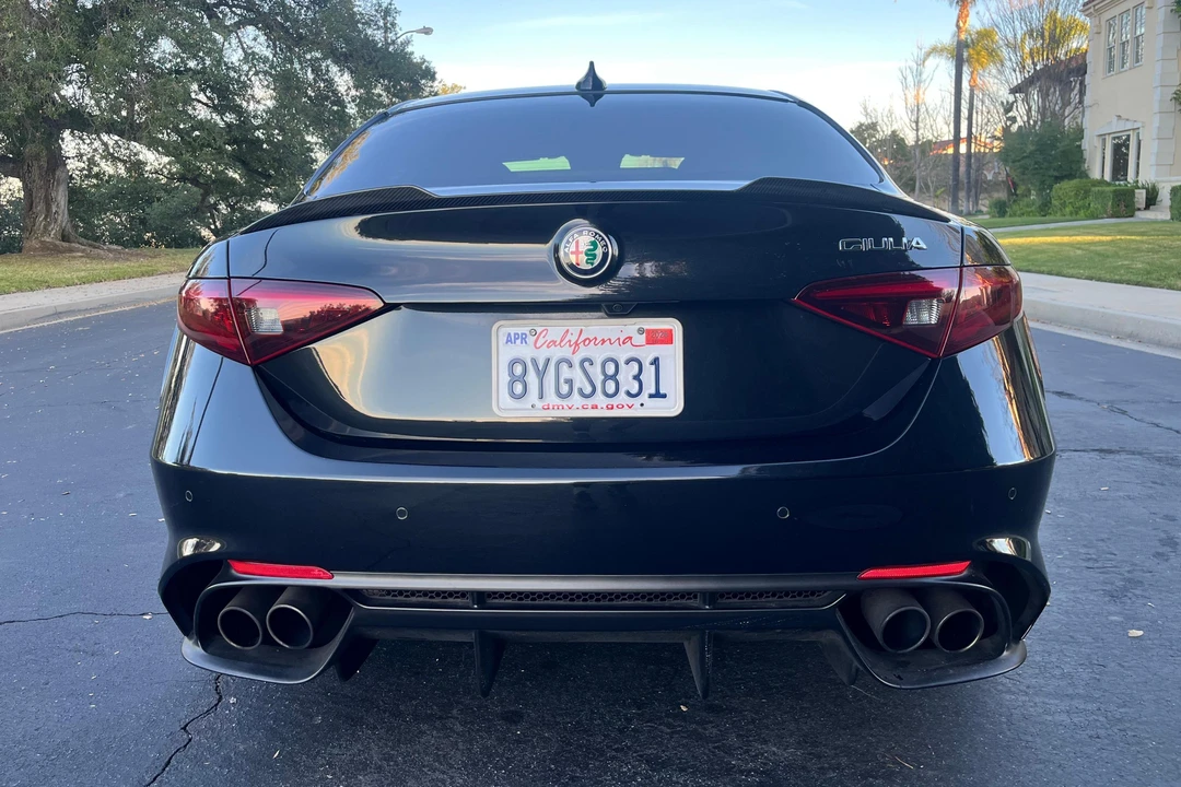 2018 Alfa Romeo Giulia Quadrifoglio - Image 5 of 31