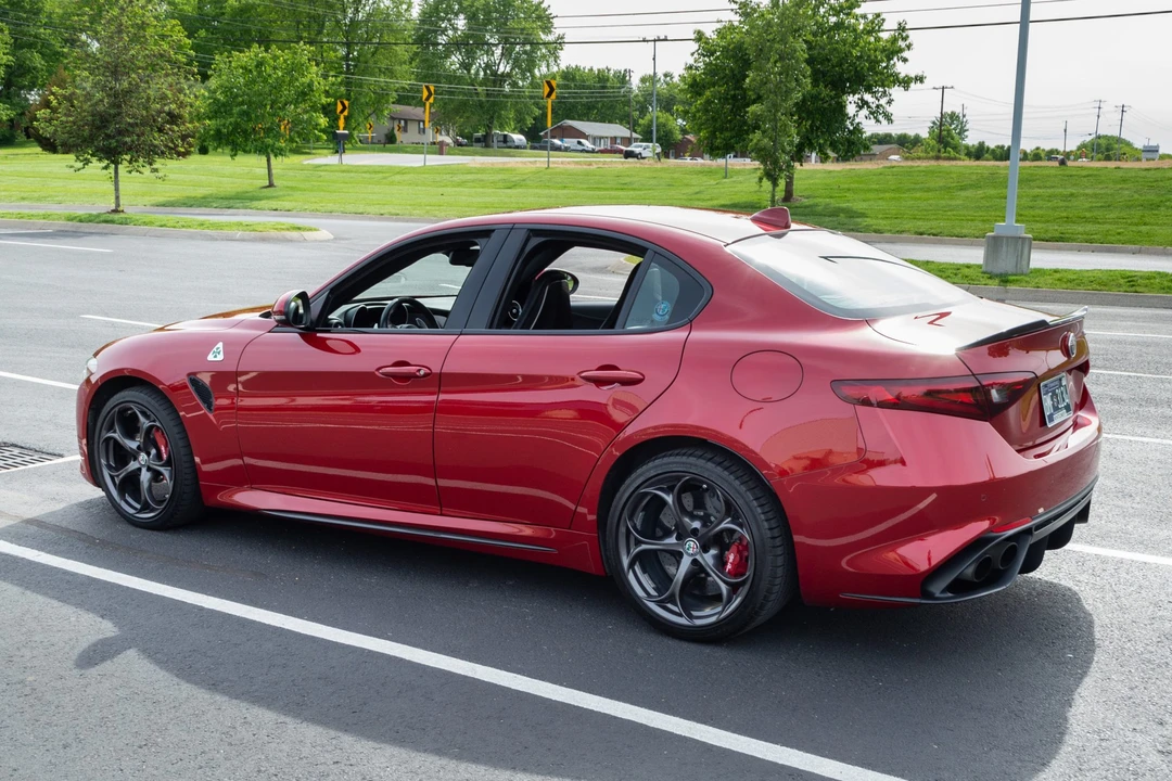 2018 Alfa Romeo Giulia Quadrifoglio - Image 8 of 31