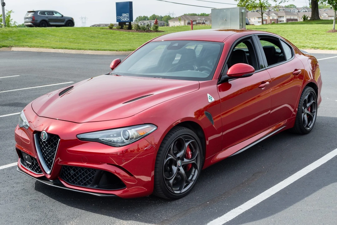 2018 Alfa Romeo Giulia Quadrifoglio - Image 2 of 31