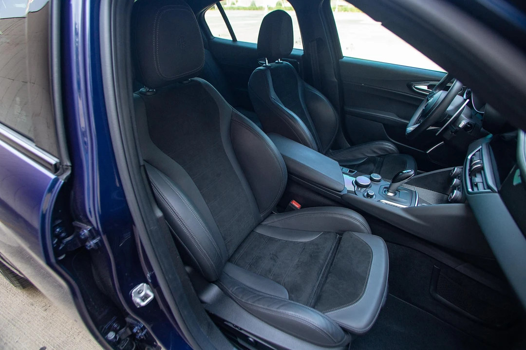 2018 Alfa Romeo Giulia Quadrifoglio - Image 27 of 31