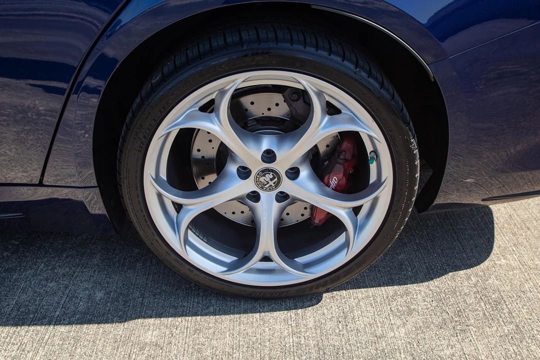 2018 Alfa Romeo Giulia Quadrifoglio - Image 19 of 31