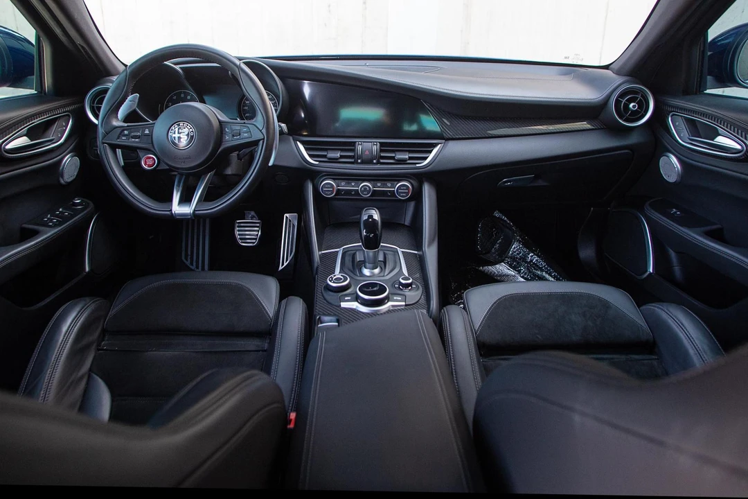 2018 Alfa Romeo Giulia Quadrifoglio - Image 22 of 31