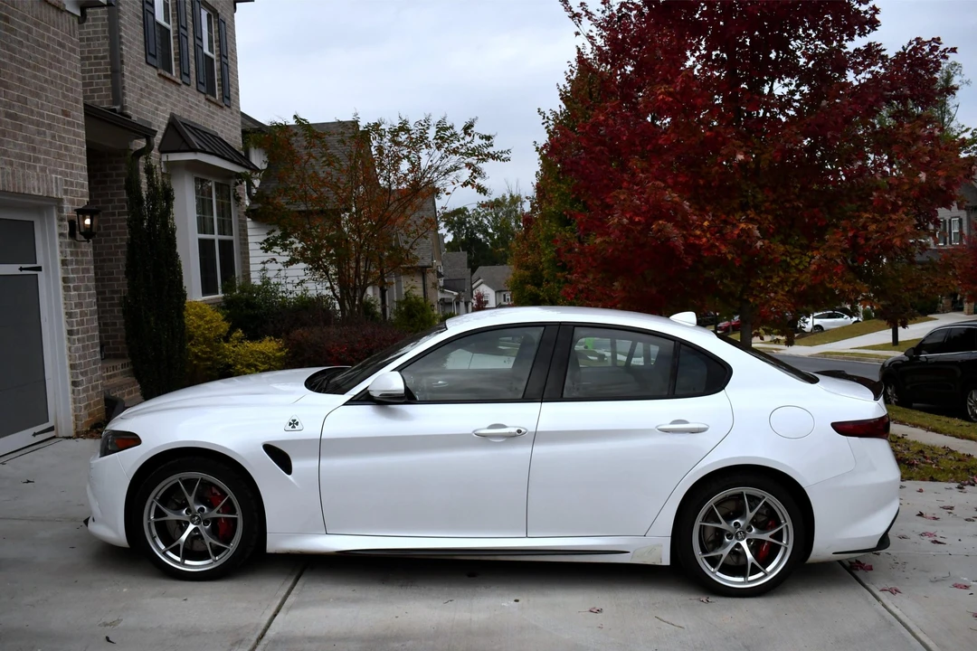 2018 Alfa Romeo Giulia Quadrifoglio - Image 13 of 31