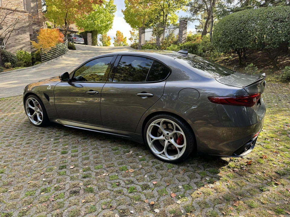 2018 Alfa Romeo Giulia Quadrifoglio - Image 11 of 31