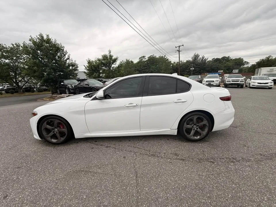 2018 Alfa Romeo Giulia - Image 4 of 15