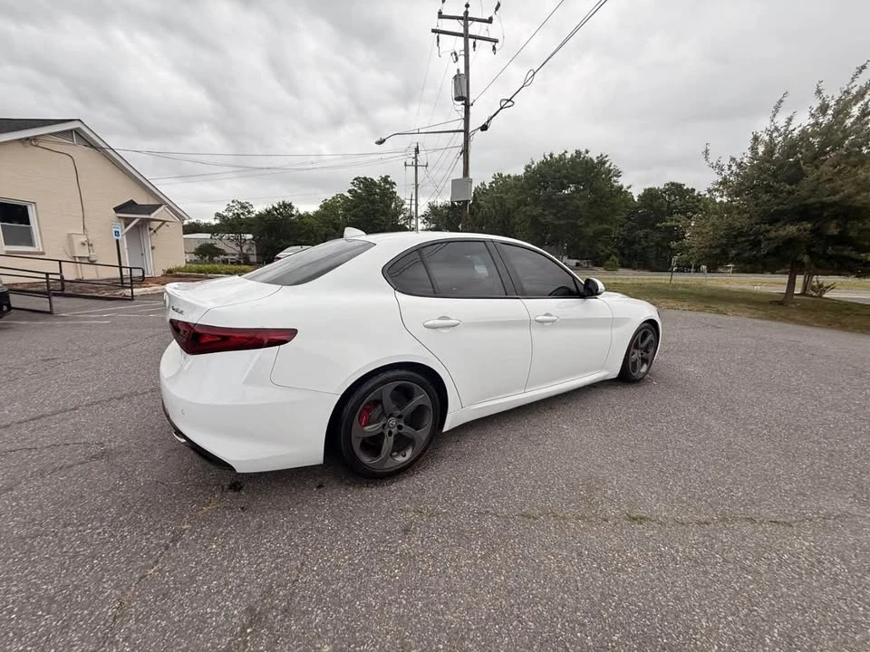 2018 Alfa Romeo Giulia - Image 6 of 15