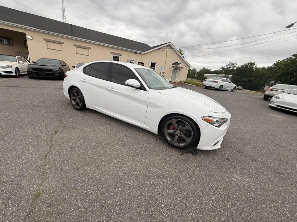 2018 Alfa Romeo Giulia - Image 7 of 15