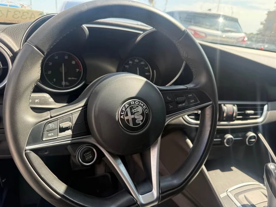 2018 Alfa Romeo Giulia - Image 3 of 5
