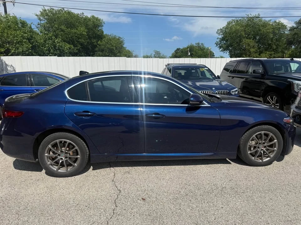 2018 Alfa Romeo Giulia - Image 5 of 5