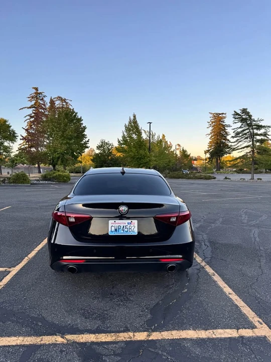 2018 Alfa Romeo Giulia - Image 5 of 19