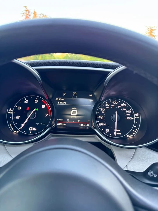 2018 Alfa Romeo Giulia - Image 15 of 19