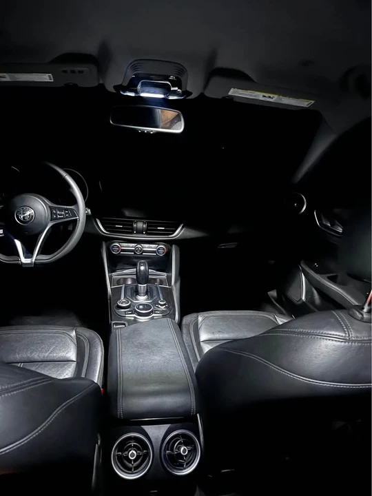 2018 Alfa Romeo Giulia - Image 9 of 14