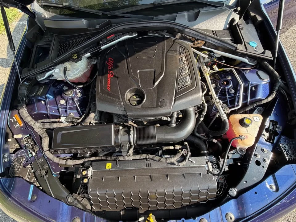 2018 Alfa Romeo Giulia - Image 14 of 20