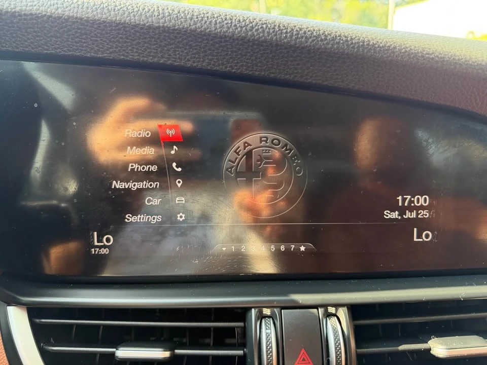 2018 Alfa Romeo Giulia - Image 17 of 20