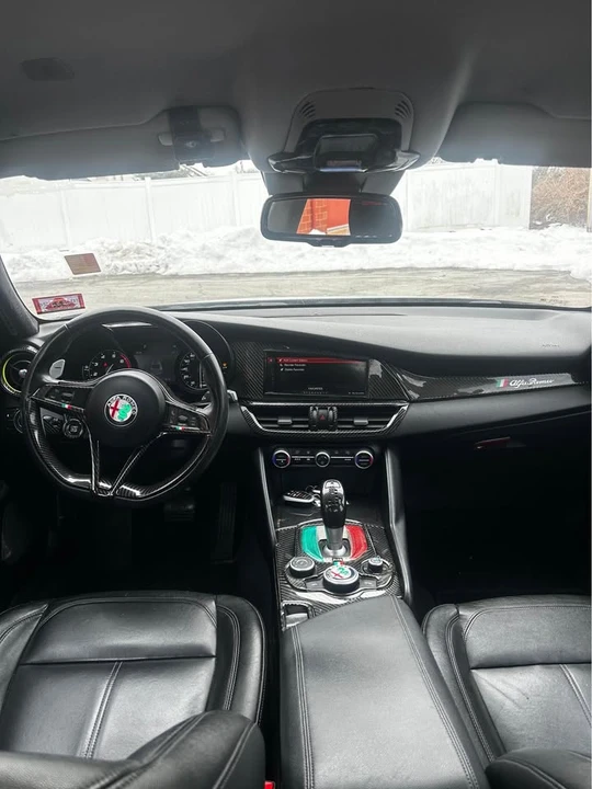2018 Alfa Romeo Giulia - Image 9 of 12