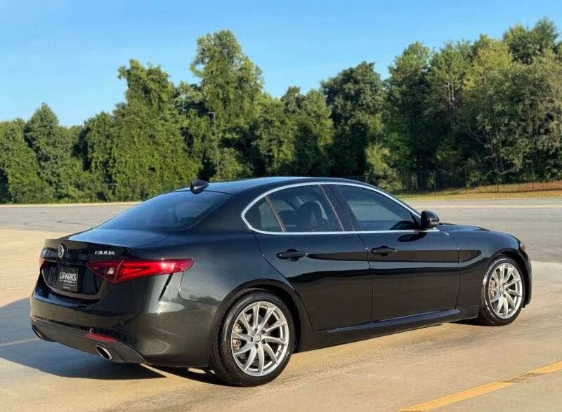 2018 Alfa Romeo Giulia - Image 6 of 17