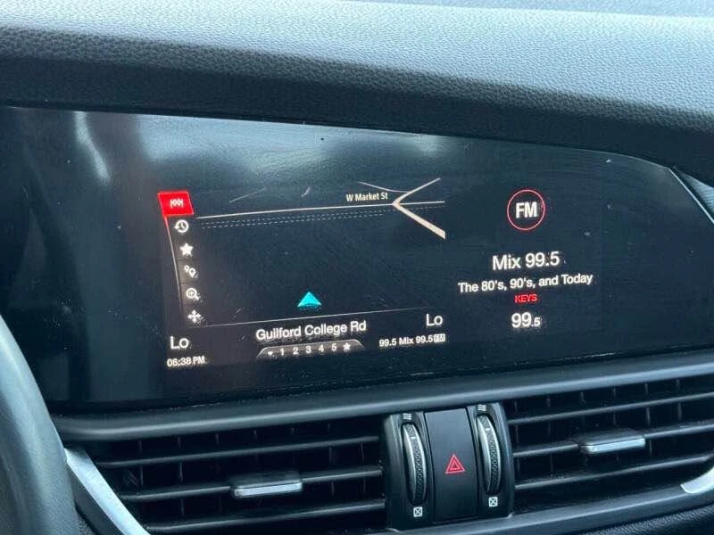 2018 Alfa Romeo Giulia - Image 12 of 17