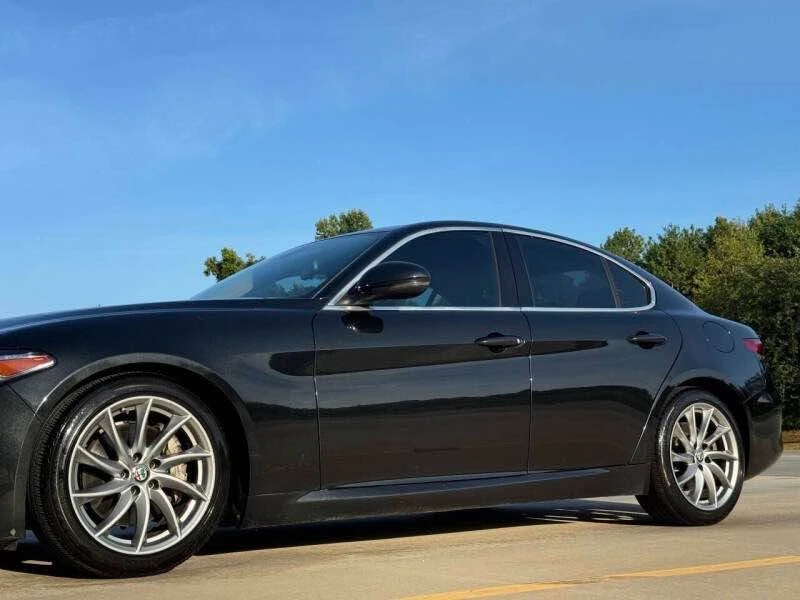 2018 Alfa Romeo Giulia - Image 2 of 17
