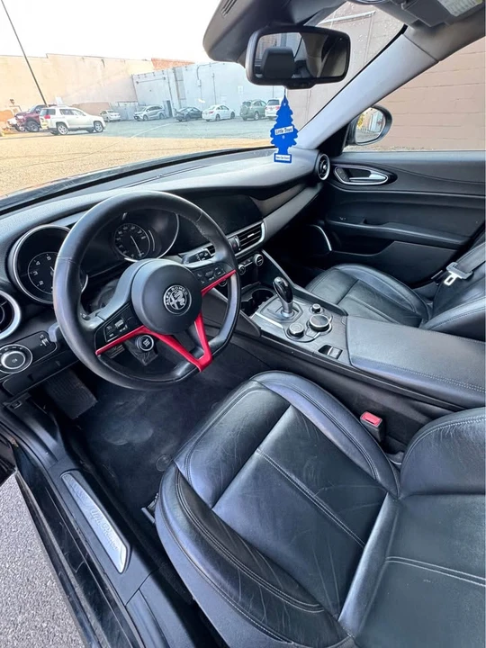 2018 Alfa Romeo Giulia - Image 10 of 20