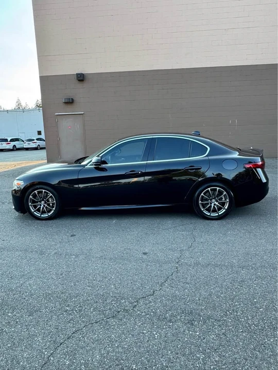2018 Alfa Romeo Giulia - Image 8 of 20