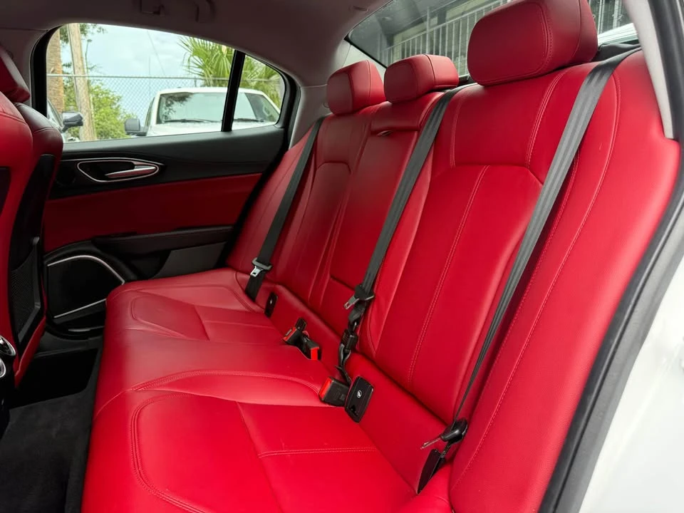 2018 Alfa Romeo Giulia - Image 16 of 19