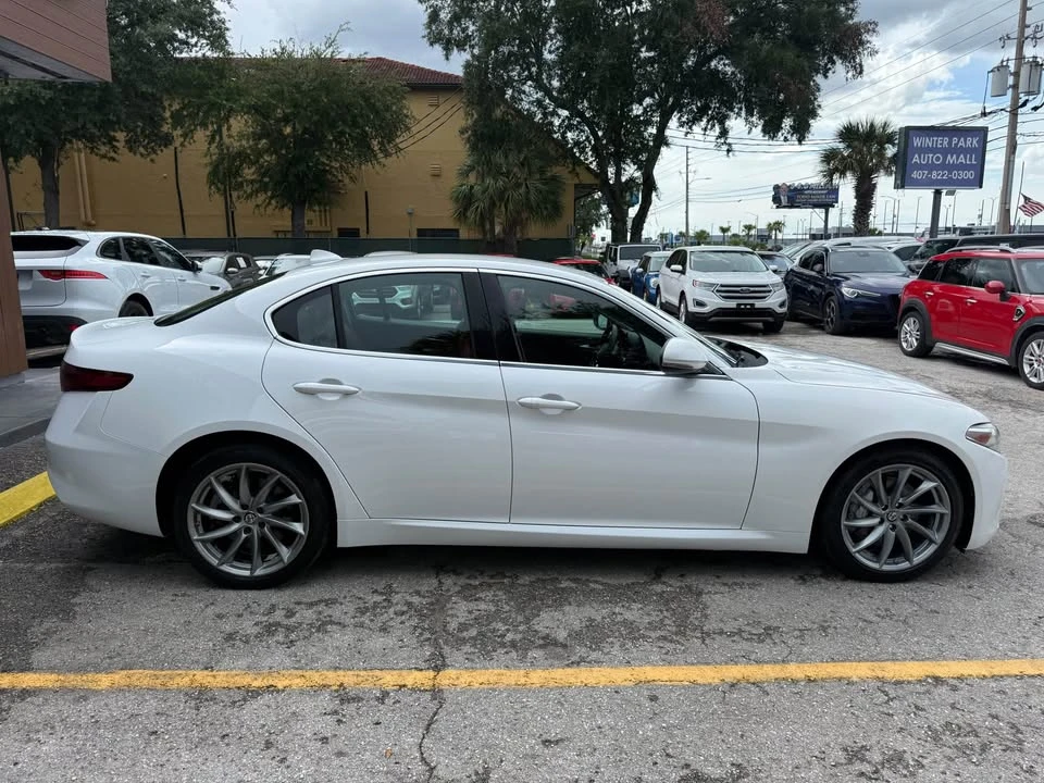 2018 Alfa Romeo Giulia - Image 5 of 19