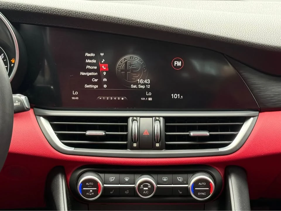 2018 Alfa Romeo Giulia - Image 9 of 19