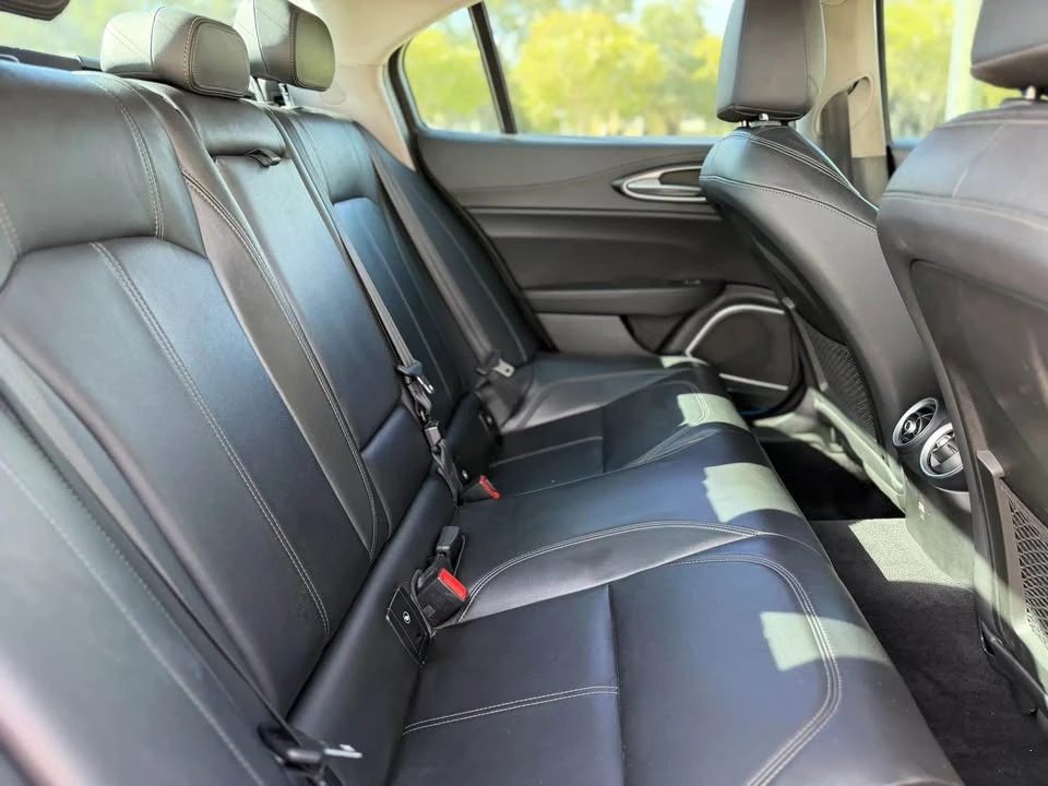 2018 Alfa Romeo Giulia - Image 15 of 15