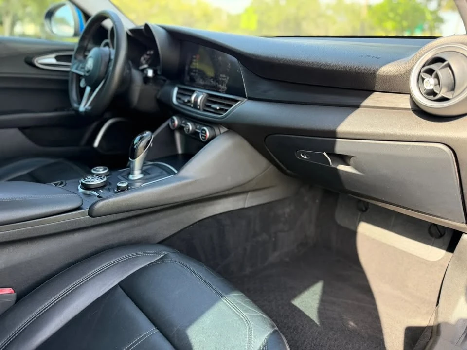 2018 Alfa Romeo Giulia - Image 11 of 16