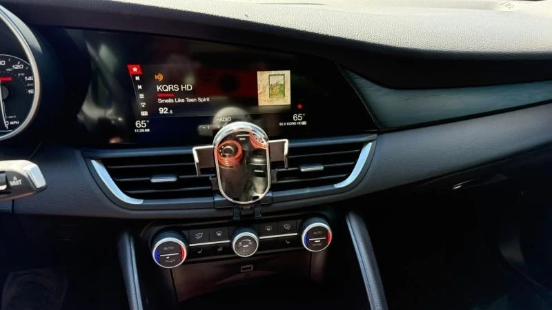 2018 Alfa Romeo Giulia - Image 18 of 20