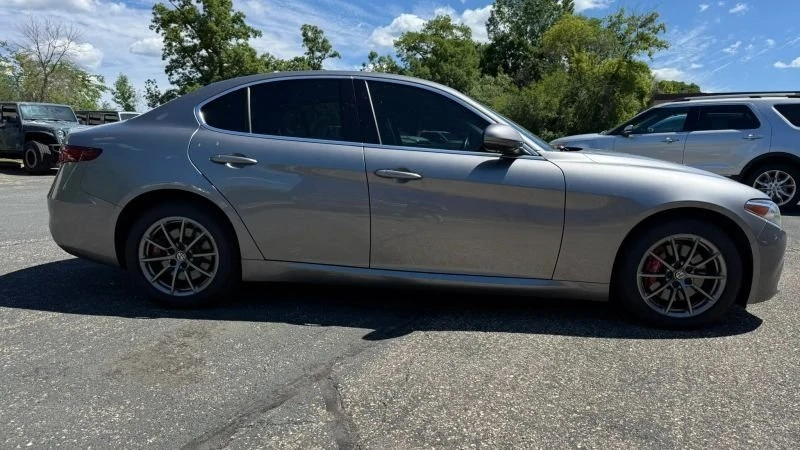 2018 Alfa Romeo Giulia - Image 7 of 20
