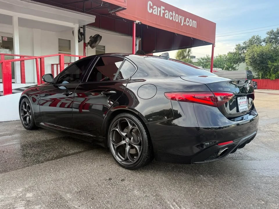 2018 Alfa Romeo Giulia - Image 6 of 10
