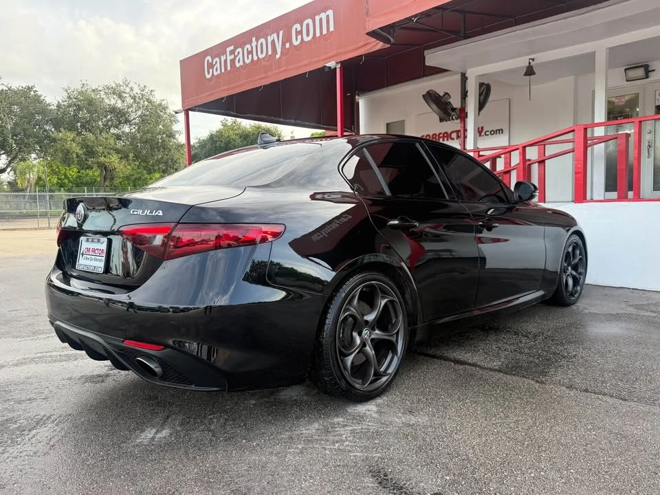 2018 Alfa Romeo Giulia - Image 5 of 10