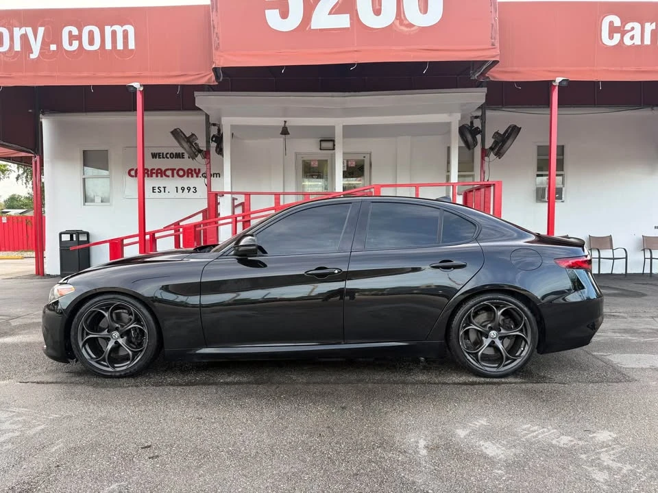 2018 Alfa Romeo Giulia - Image 10 of 10