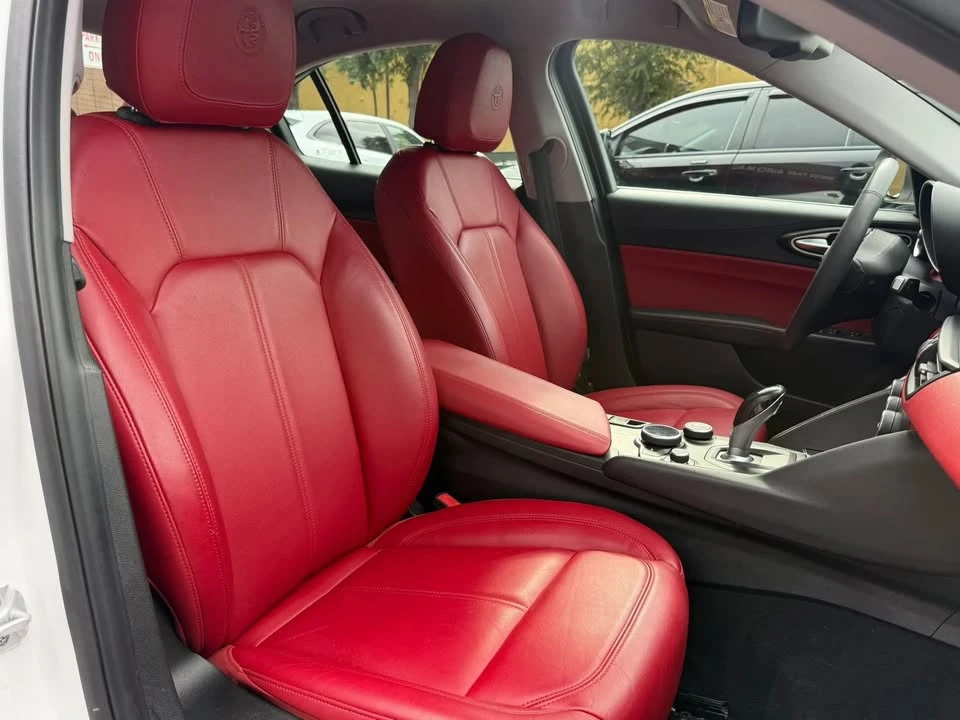 2018 Alfa Romeo Giulia - Image 12 of 14